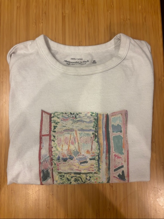 Abercrombie & Fitch Tops - Abercrombie & Fitch White Tee with Pastel Harbor Window Graphic